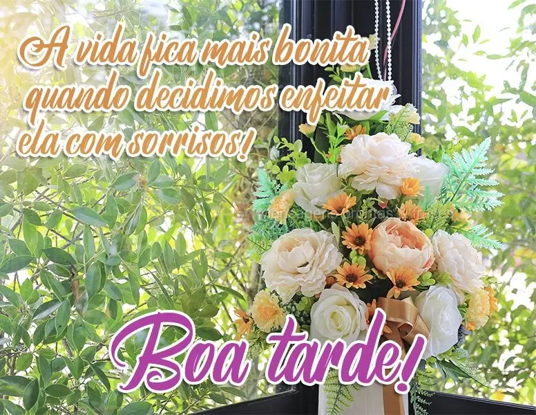 A vida fica mais bonita quando decidimos enfeitar ela com sorrisos!  Boa tarde!